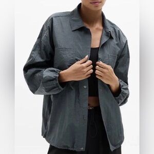 Athleta Lunar Sheen Snap Pockets Shirt Gray Lightweight Oversized Sz XS NWOT